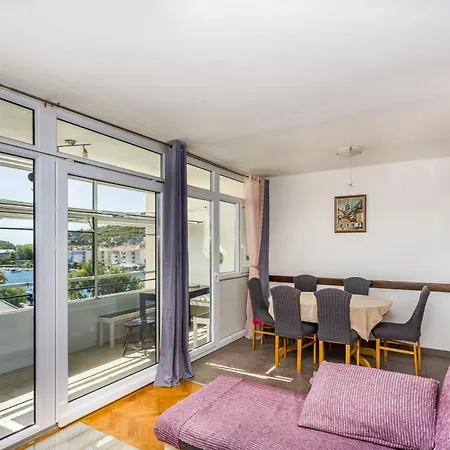 Appartement Punta - *